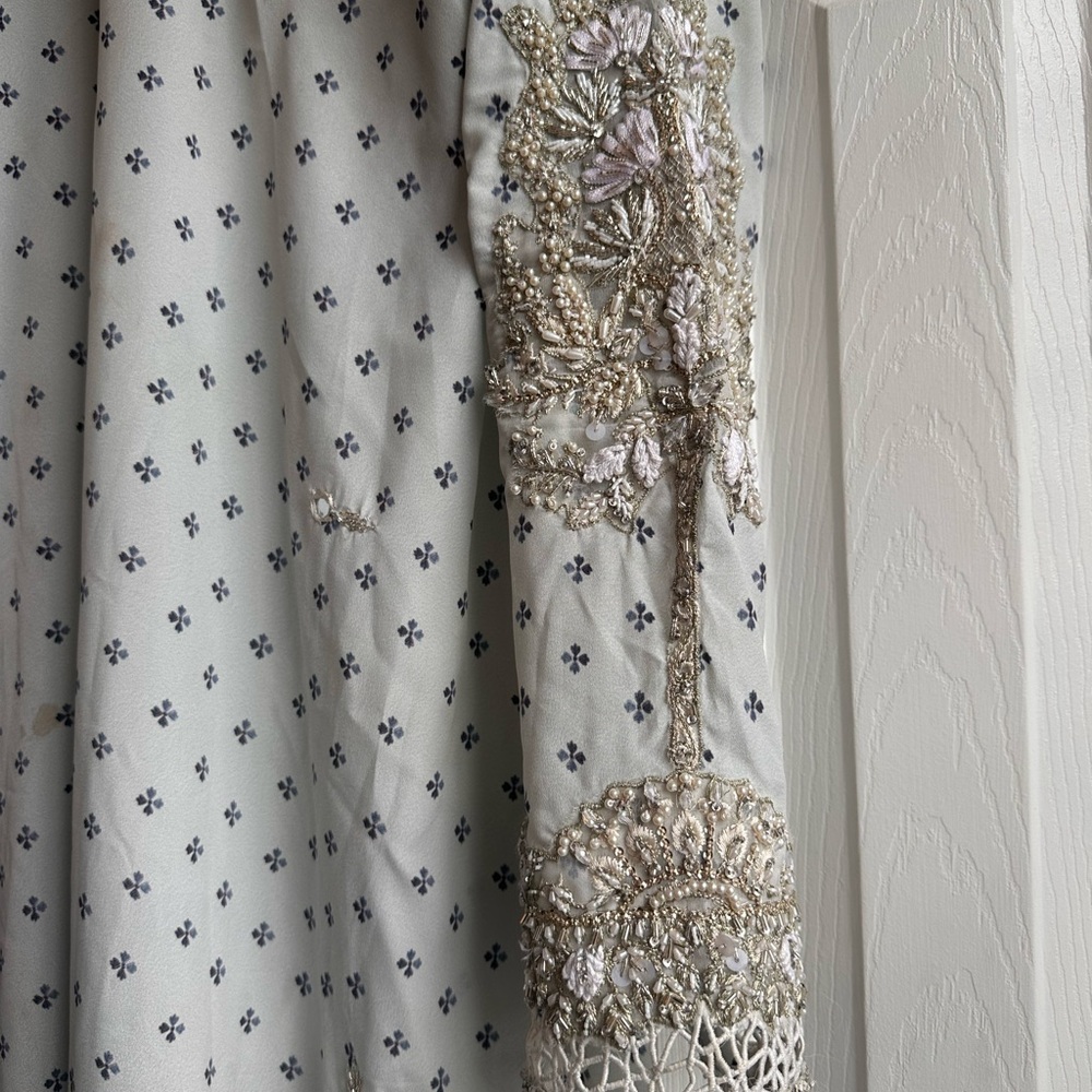Suffuse pakistani dress White and Blue Floral - Picture 5 of 8